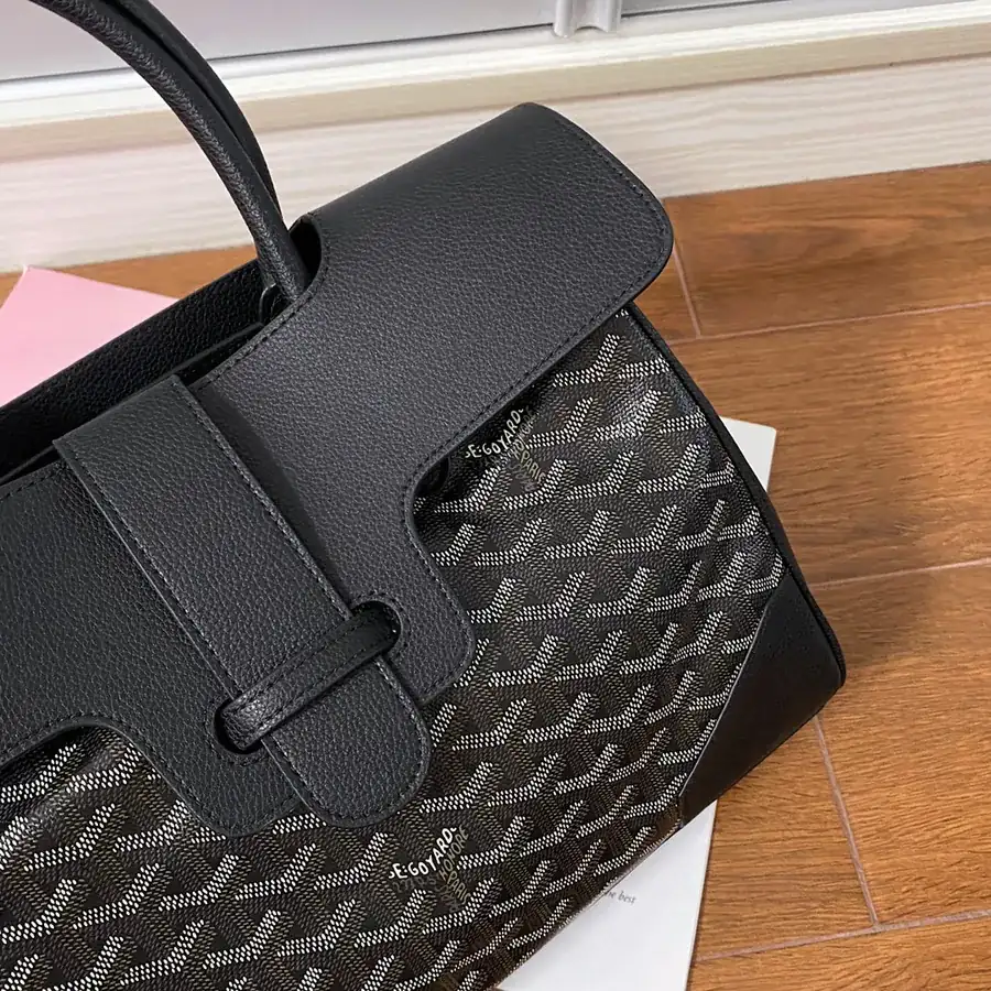 Goyar Saïgon Tote Elegant and Versatile