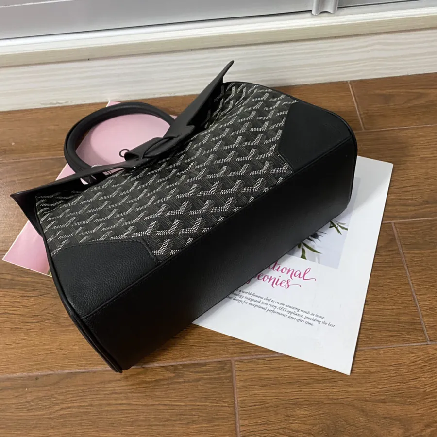 Goyar Saïgon Tote Elegant and Versatile