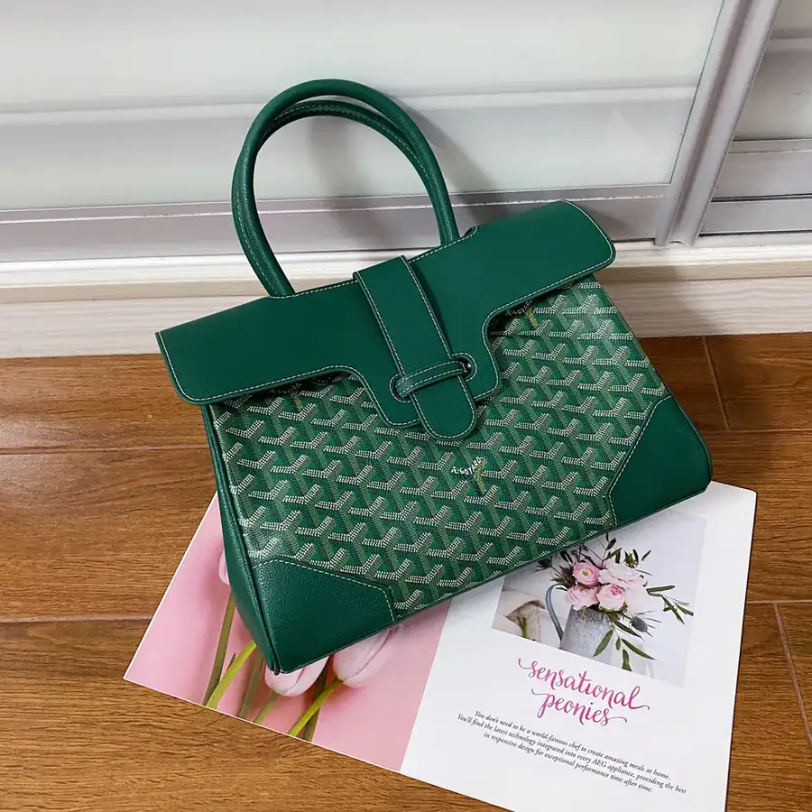 Goyar Saïgon Tote A Versatile and Chic Tote Bag