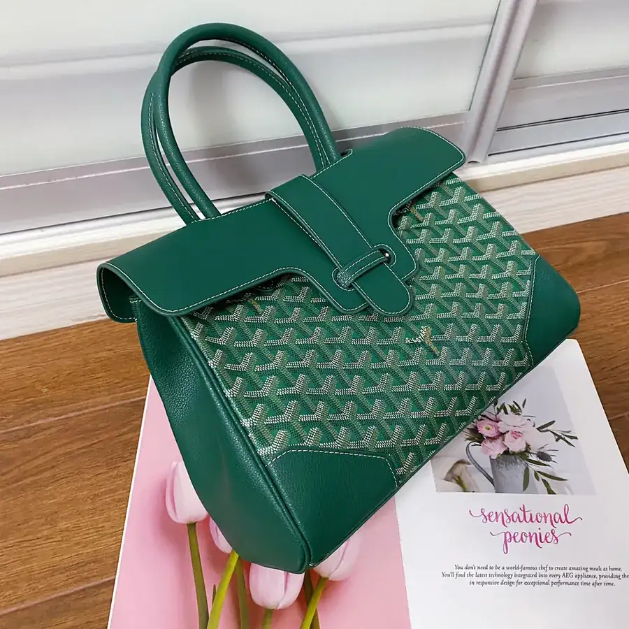 Goyar Saïgon Tote A Versatile and Chic Tote Bag