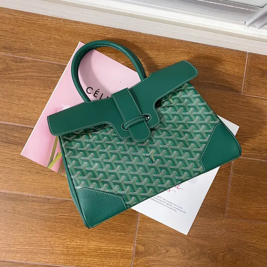 Goyar Saïgon Tote A Versatile and Chic Tote Bag