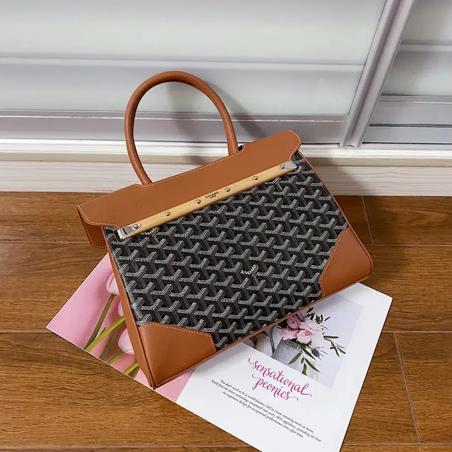 Goyar Saïgon Tote Elegant and Versatile
