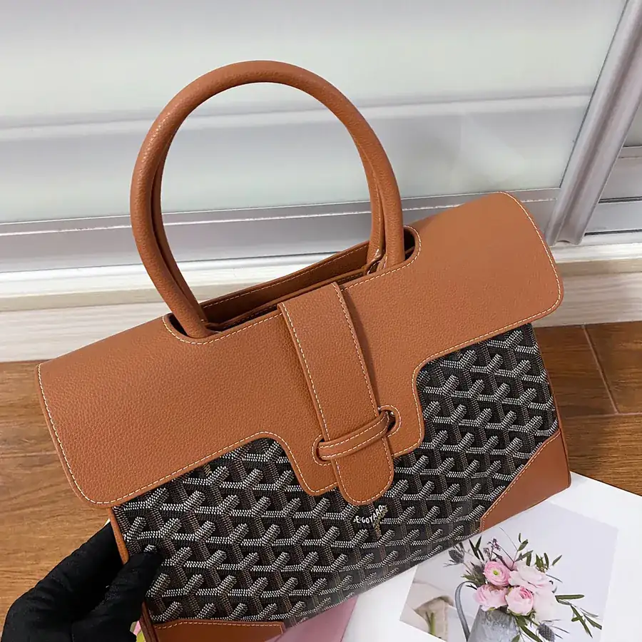 Goyar Saïgon Tote Elegant and Versatile