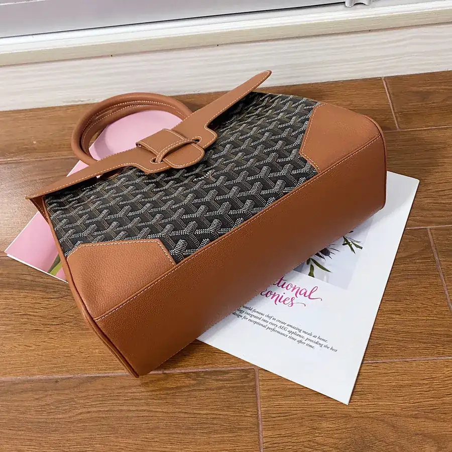 Goyar Saïgon Tote Elegant and Versatile
