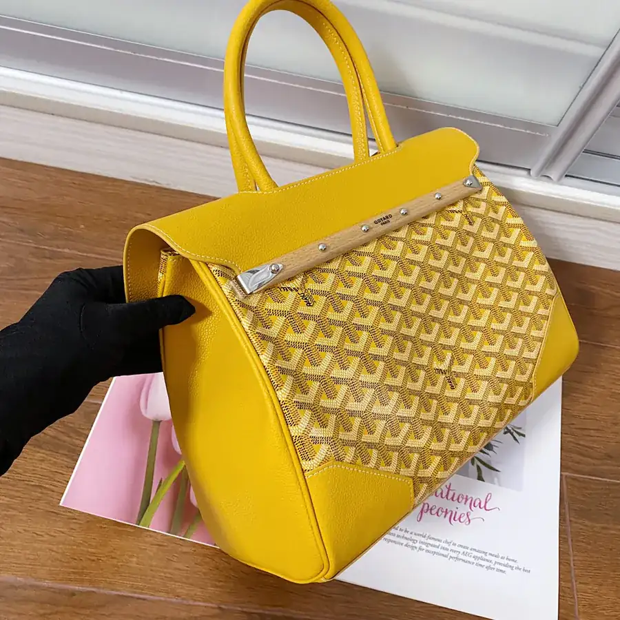 Goyar Saïgon Tote Elegant and Versatile