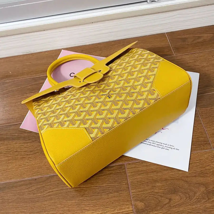Goyar Saïgon Tote Elegant and Versatile