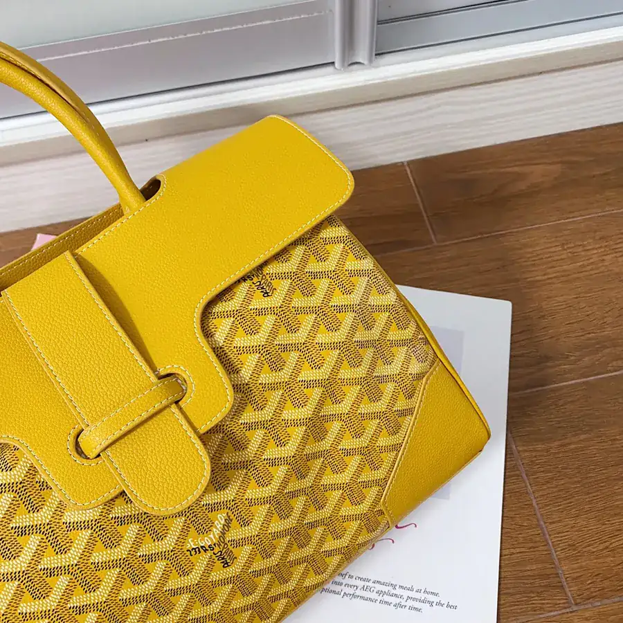 Goyar Saïgon Tote Elegant and Versatile