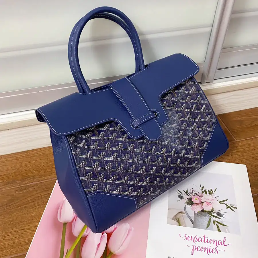 Goyar Saïgon Tote A Versatile and Chic Tote Bag
