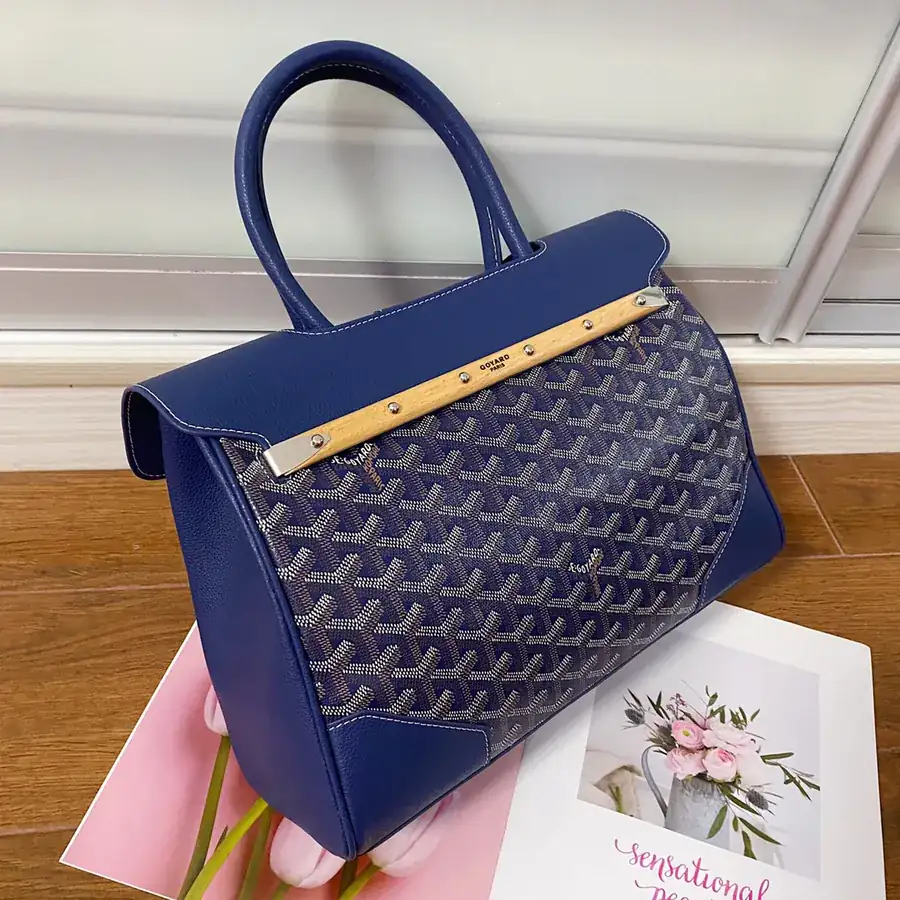 Goyar Saïgon Tote A Versatile and Chic Tote Bag