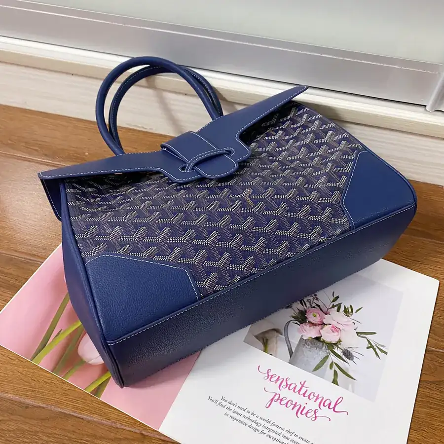 Goyar Saïgon Tote A Versatile and Chic Tote Bag
