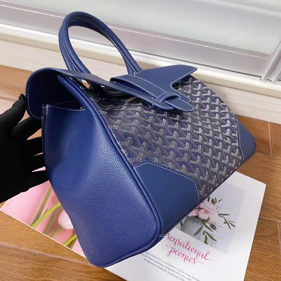 Goyar Saïgon Tote A Versatile and Chic Tote Bag