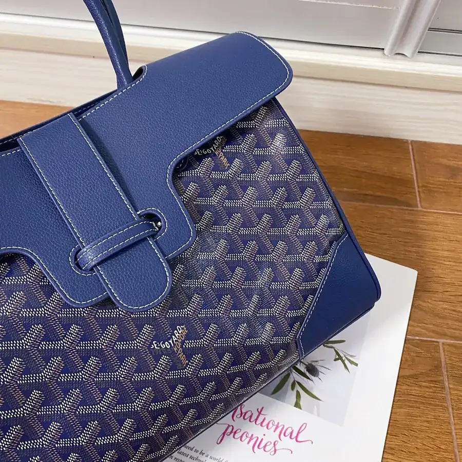 Goyar Saïgon Tote A Versatile and Chic Tote Bag