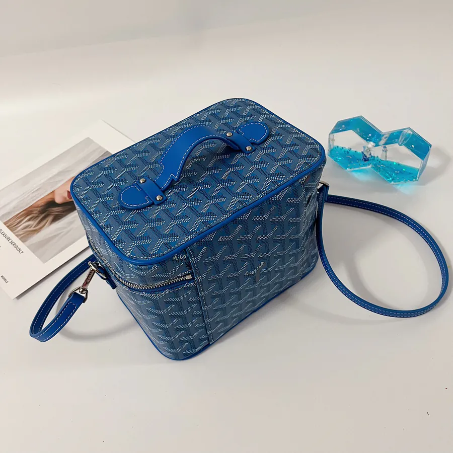 Muse Cosmetic Bag with Smart Interior Space