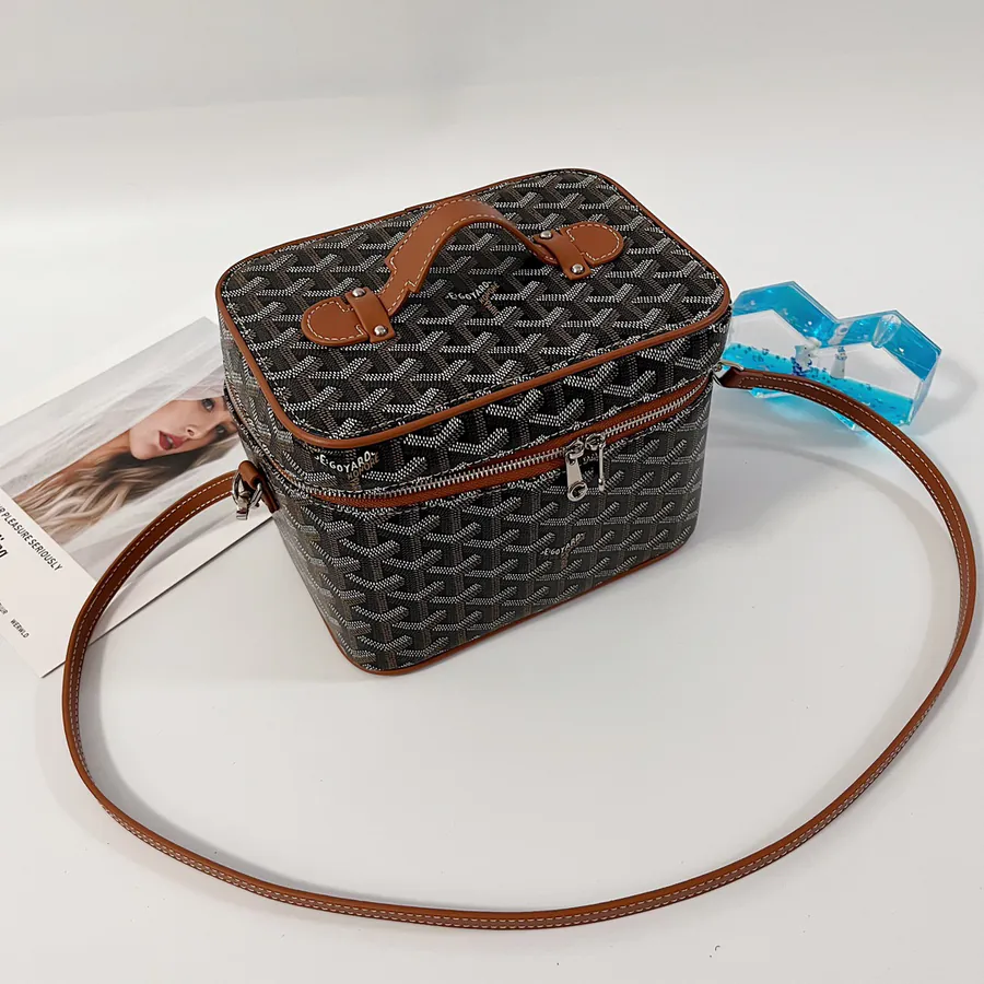 Muse Cosmetic Bag with Smart Interior Space