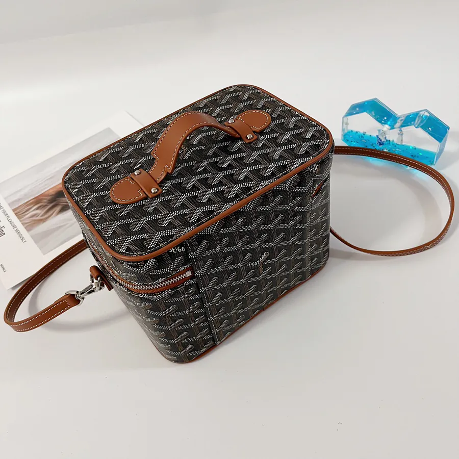 Muse Cosmetic Bag with Smart Interior Space