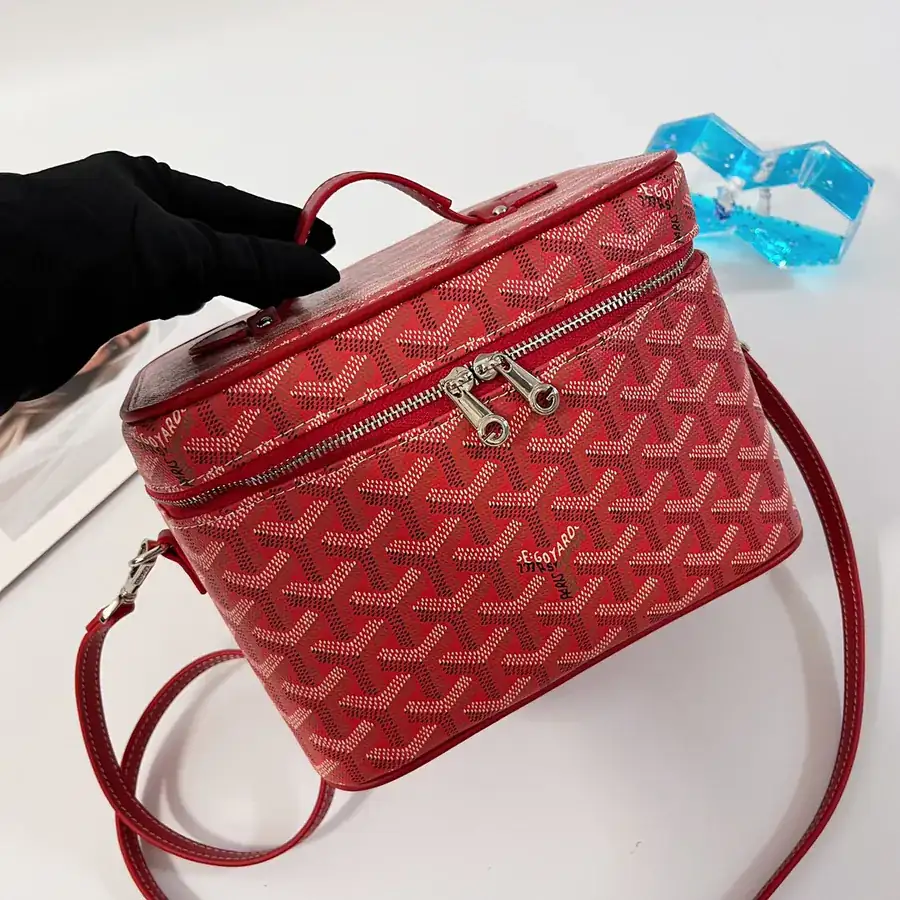 Muse Cosmetic Bag with Smart Interior Space