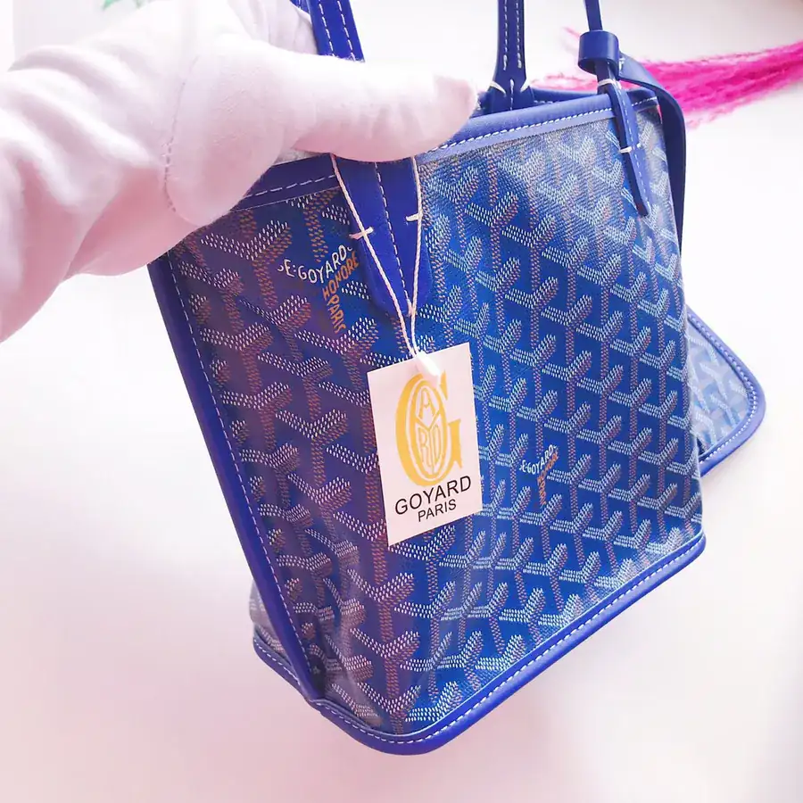 Goyar Mini Shopping Bag Dog Tooth Design, Trendy & Versatile