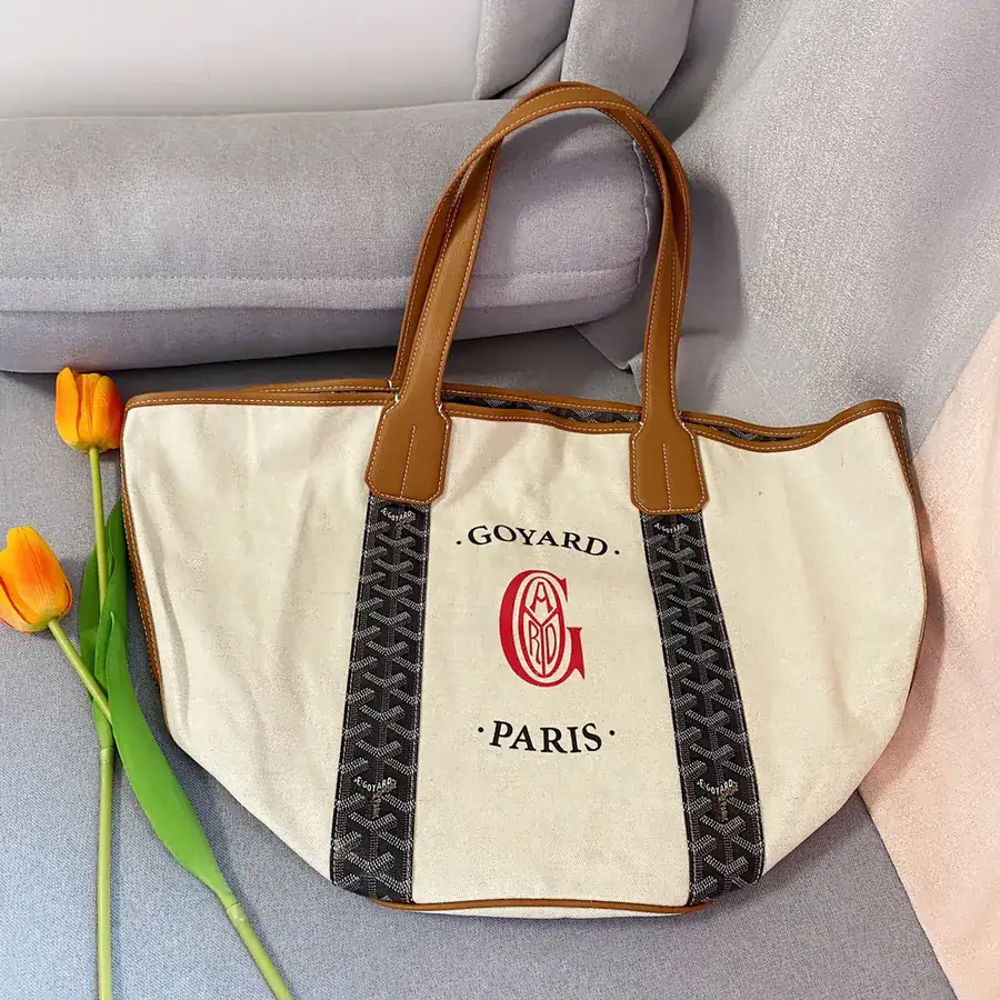 Goyar Shopping Bag Elegant Design