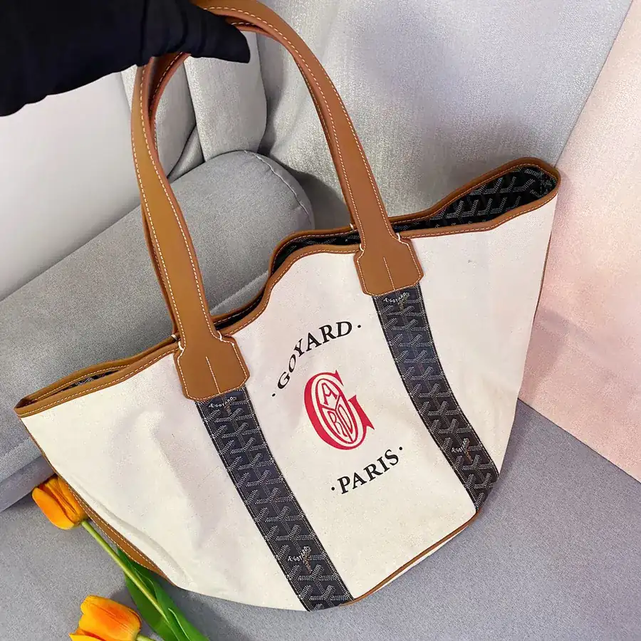 Goyar Shopping Bag Elegant Design