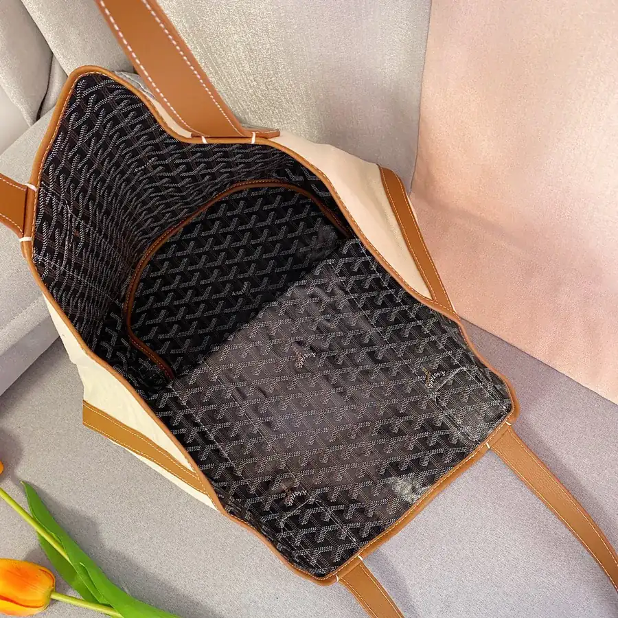 Goyar Shopping Bag Elegant Design