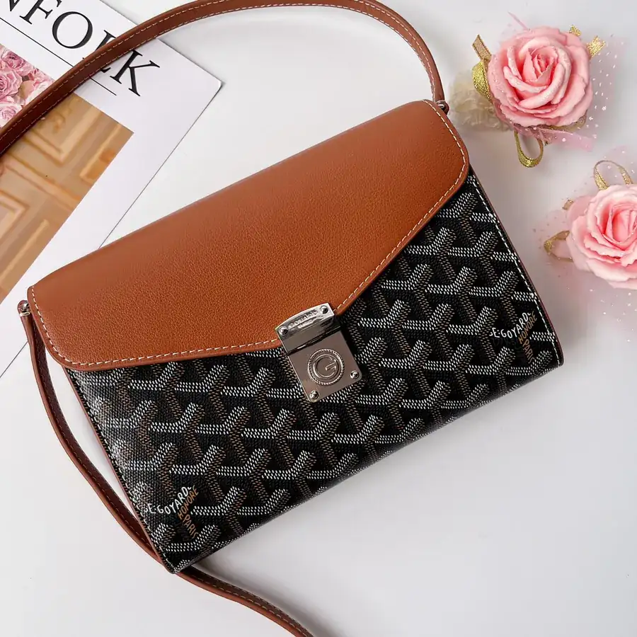 Gogo Chypre Crossbody Bag Stylish and Practical Design