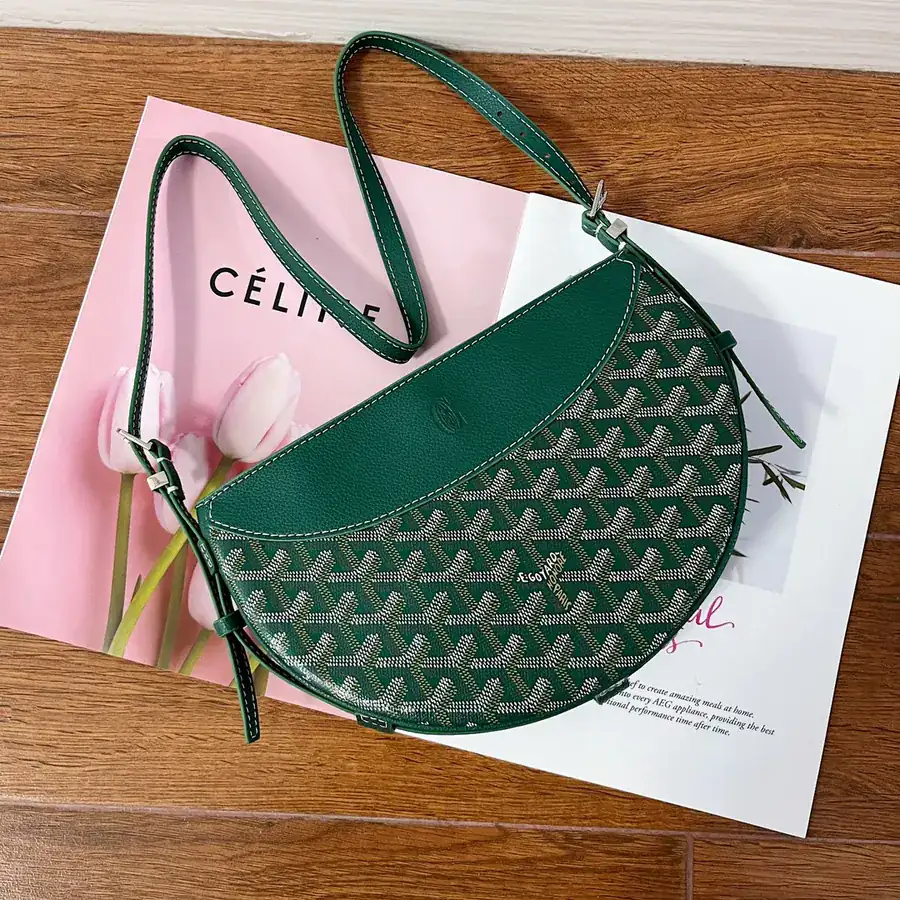 Goya Half Moon Bag Classic Style, Versatile Design