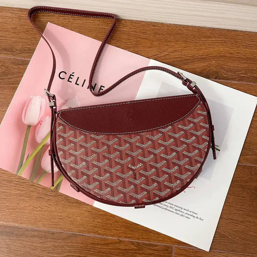 Goya Half Moon Bag Classic Style, Versatile Design