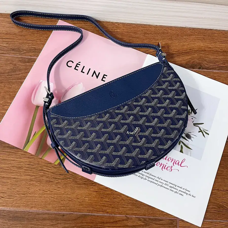 Goya Half Moon Bag Classic Style, Versatile Design