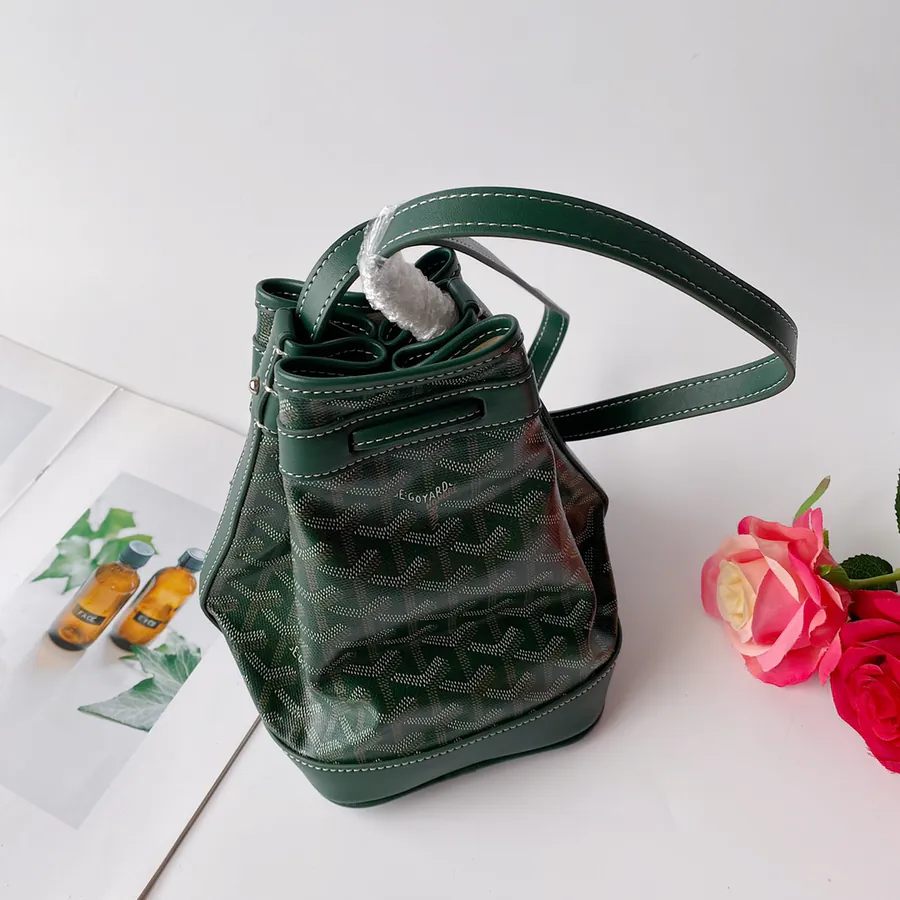 G0YARD (Go Yard) Petitflot Crossbody Bag Lightweight and Versatile