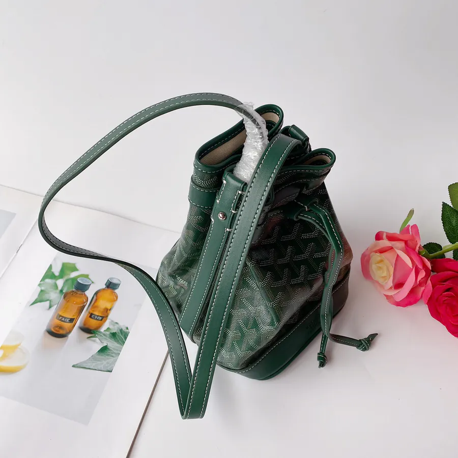 G0YARD (Go Yard) Petitflot Crossbody Bag Lightweight and Versatile