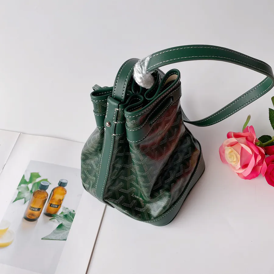G0YARD (Go Yard) Petitflot Crossbody Bag Lightweight and Versatile