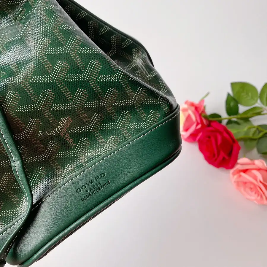 G0YARD (Go Yard) Petitflot Crossbody Bag Lightweight and Versatile