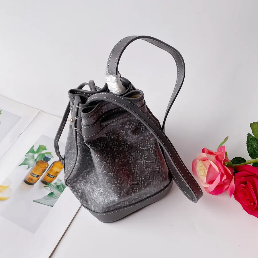 G0YARD (Go Yard) Petitflot Lightweight and Versatile Crossbody Bag