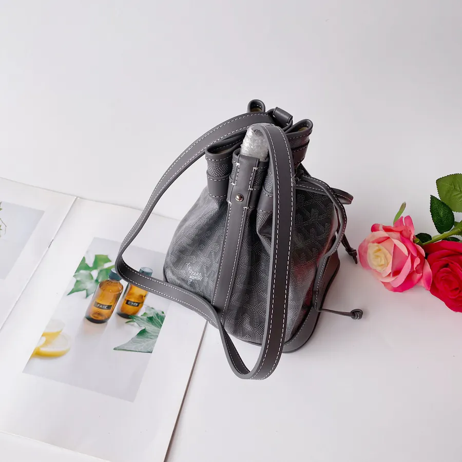 G0YARD (Go Yard) Petitflot Lightweight and Versatile Crossbody Bag