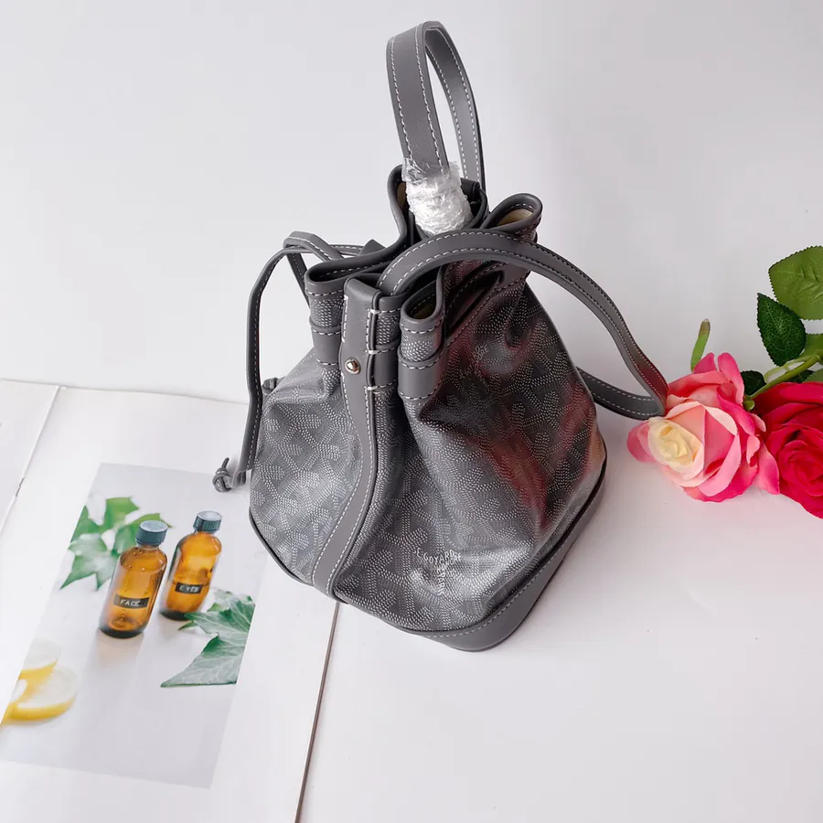 G0YARD (Go Yard) Petitflot Lightweight and Versatile Crossbody Bag