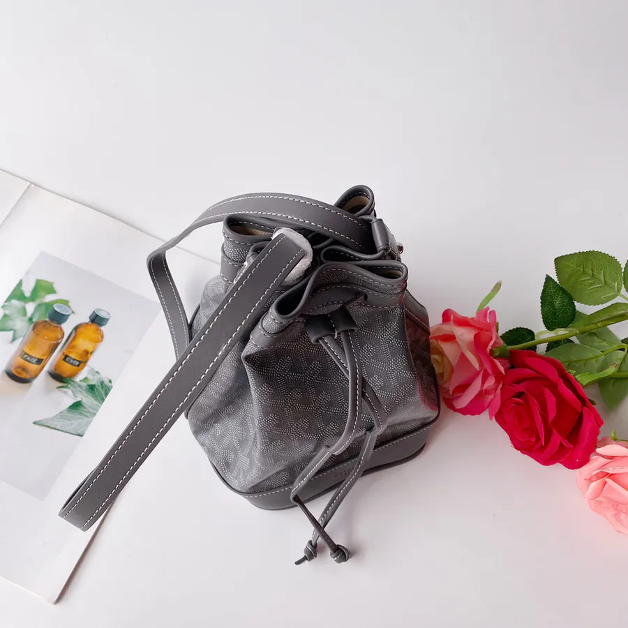 G0YARD (Go Yard) Petitflot Lightweight and Versatile Crossbody Bag