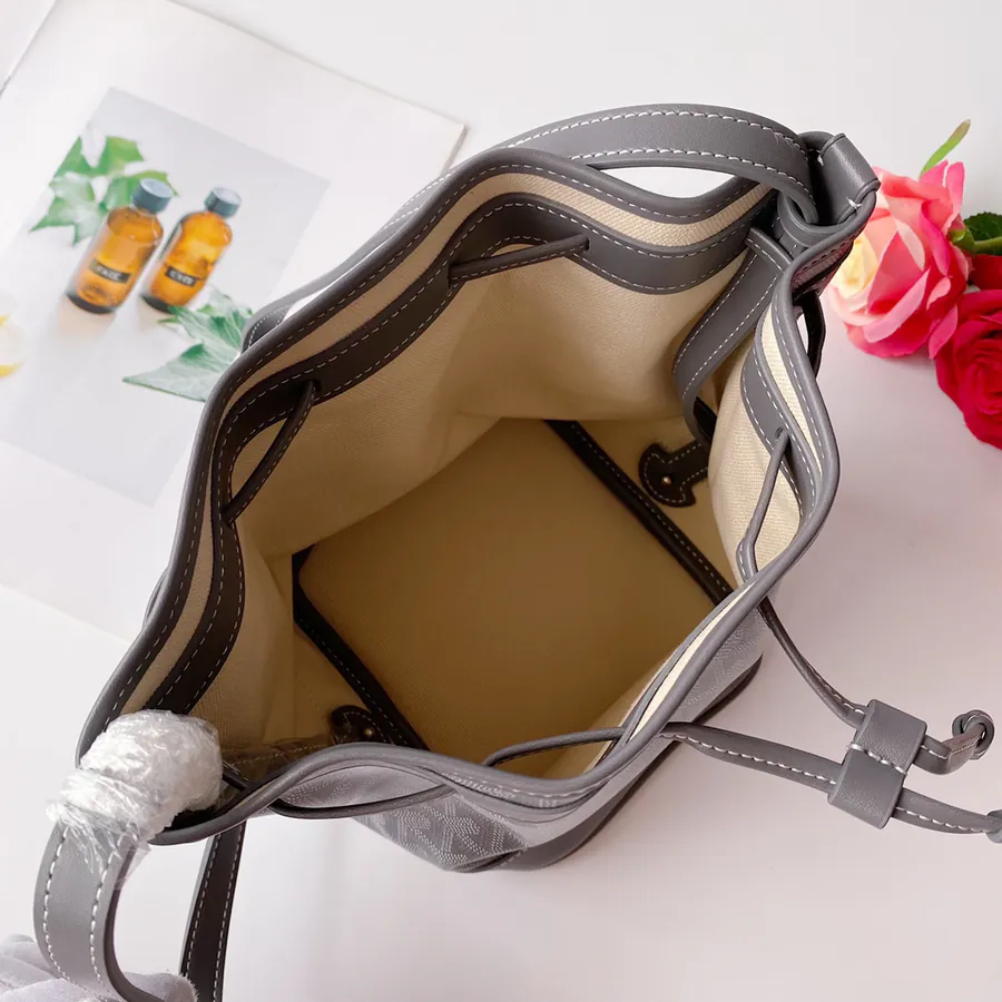 G0YARD (Go Yard) Petitflot Lightweight and Versatile Crossbody Bag
