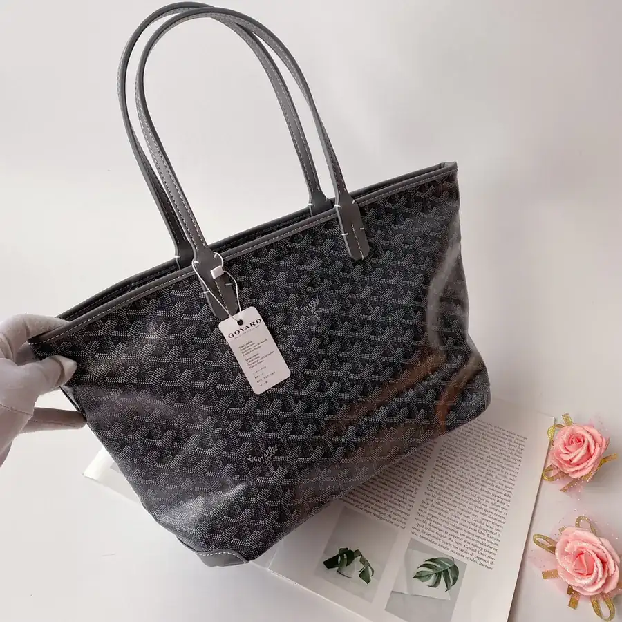 Artois Mini Zip Bucket Bag