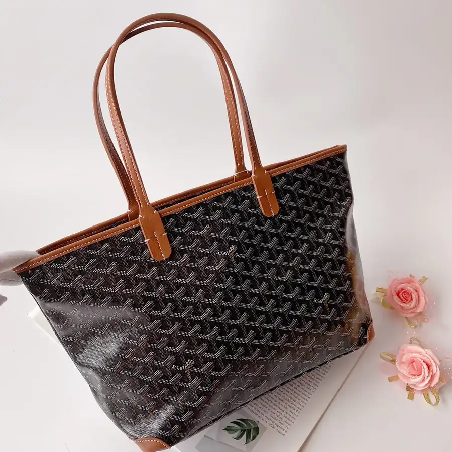 Artois Mini Zip Bucket Bag