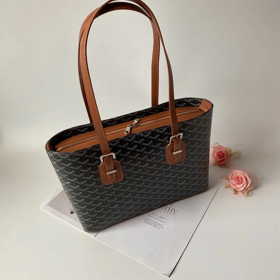 G0YARD (Goyard) New Arrival Grained Calfskin Structured Shopping Bag