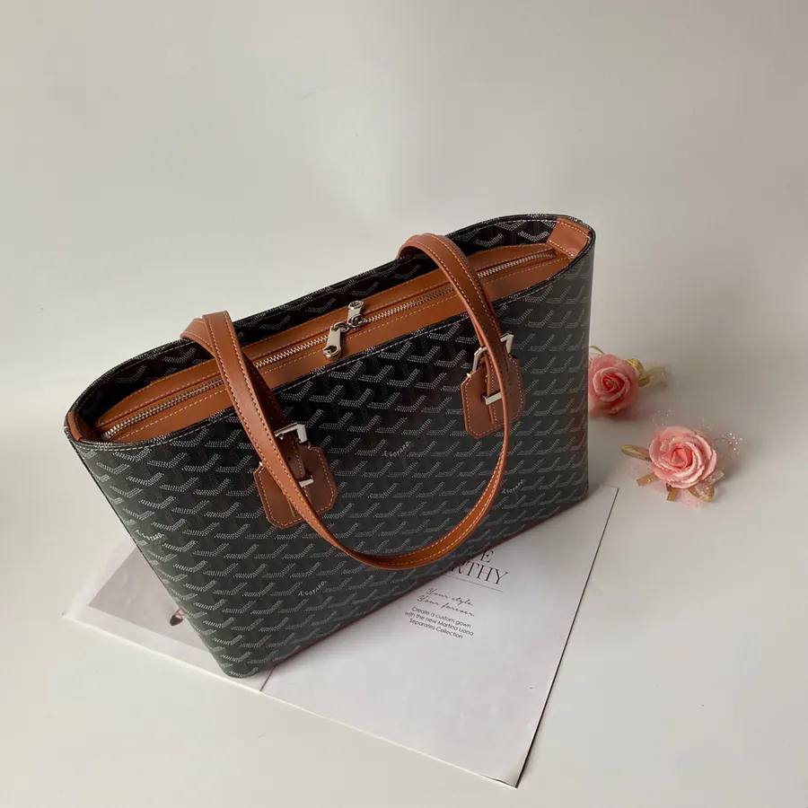 G0YARD (Goyard) New Arrival Grained Calfskin Structured Shopping Bag