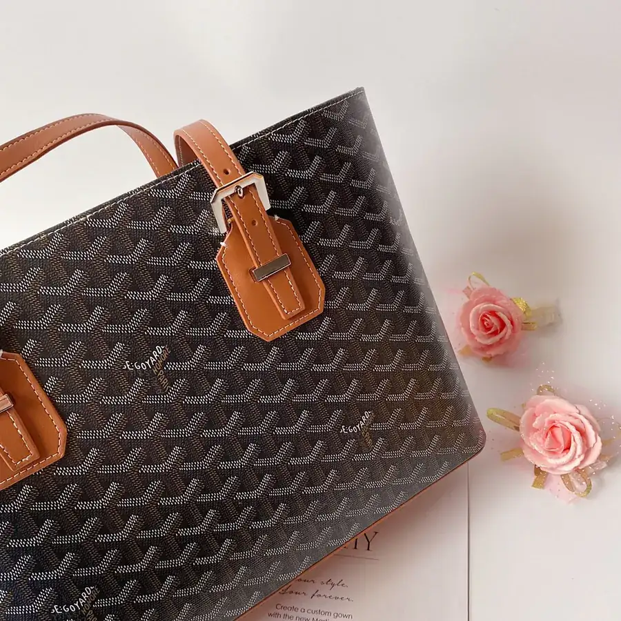 G0YARD (Goyard) New Arrival Grained Calfskin Structured Shopping Bag