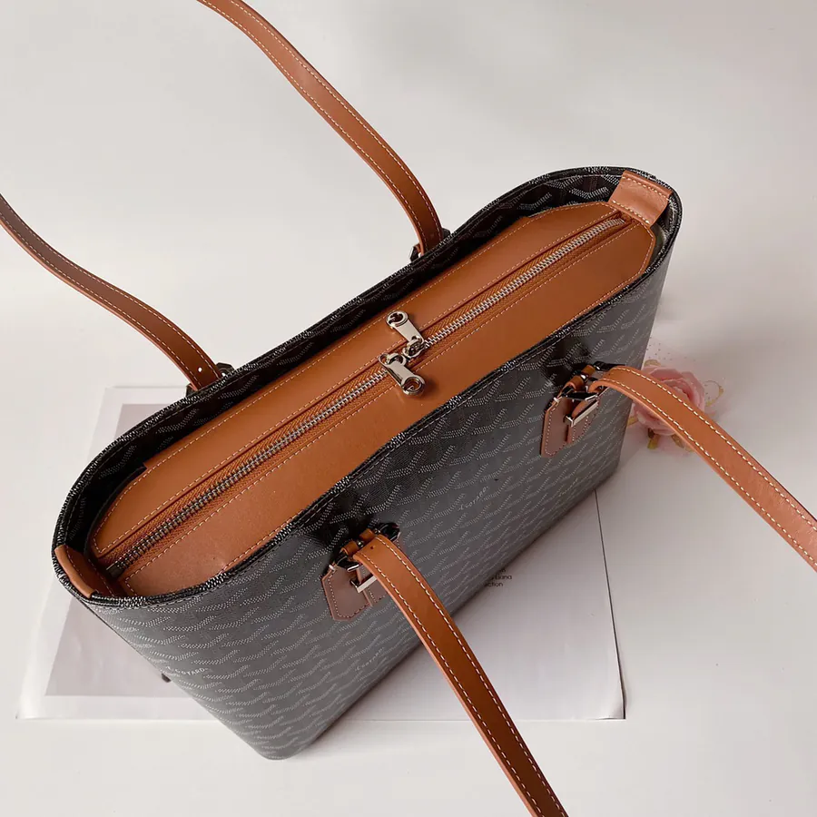 G0YARD (Goyard) New Arrival Grained Calfskin Structured Shopping Bag
