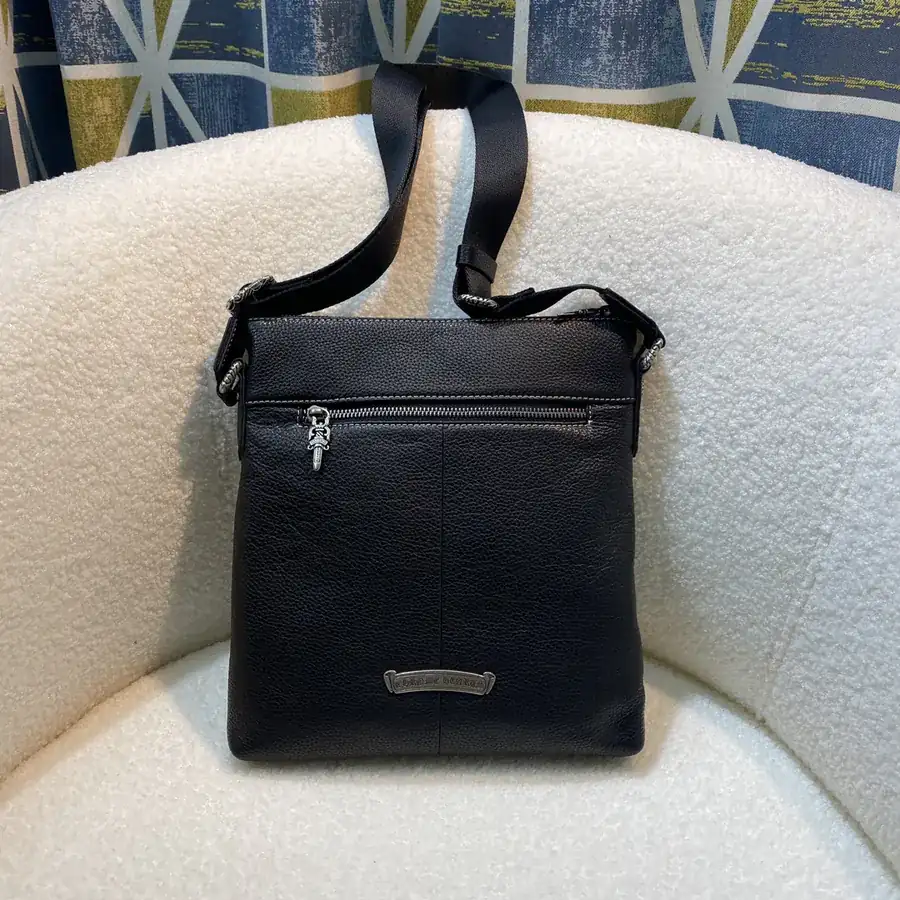 CROOS New Shoulder Bag with Premium Grained Calfskin