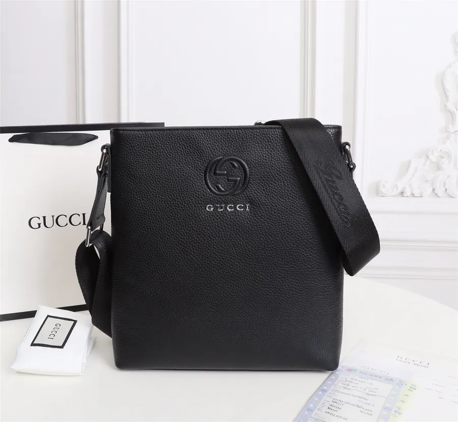 Gucci Practical Style Handbag