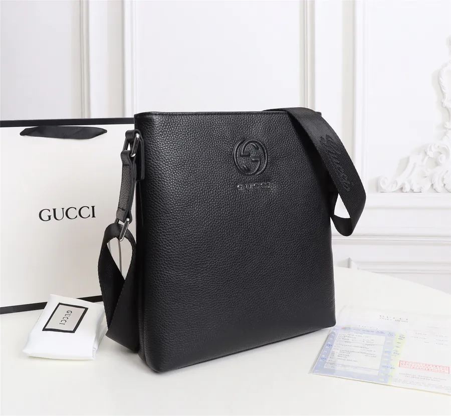 Gucci Practical Style Handbag