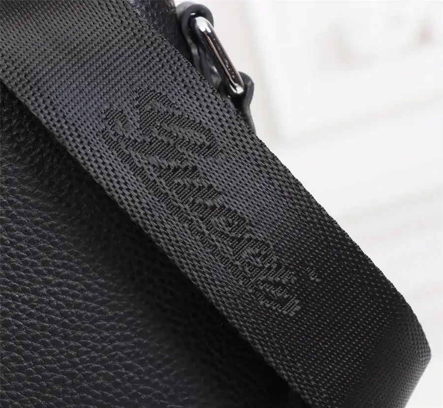 Gucci Practical Style Handbag