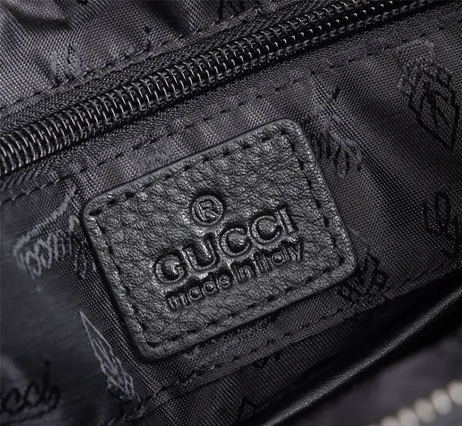 Gucci Practical Style Handbag