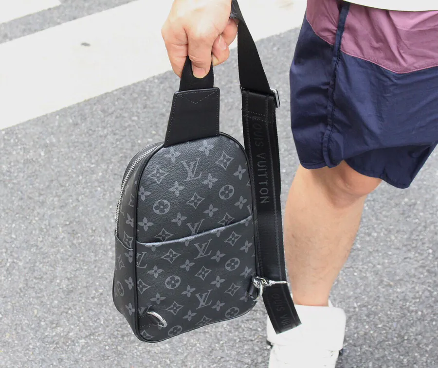 V Maison Vintage Chest Bag