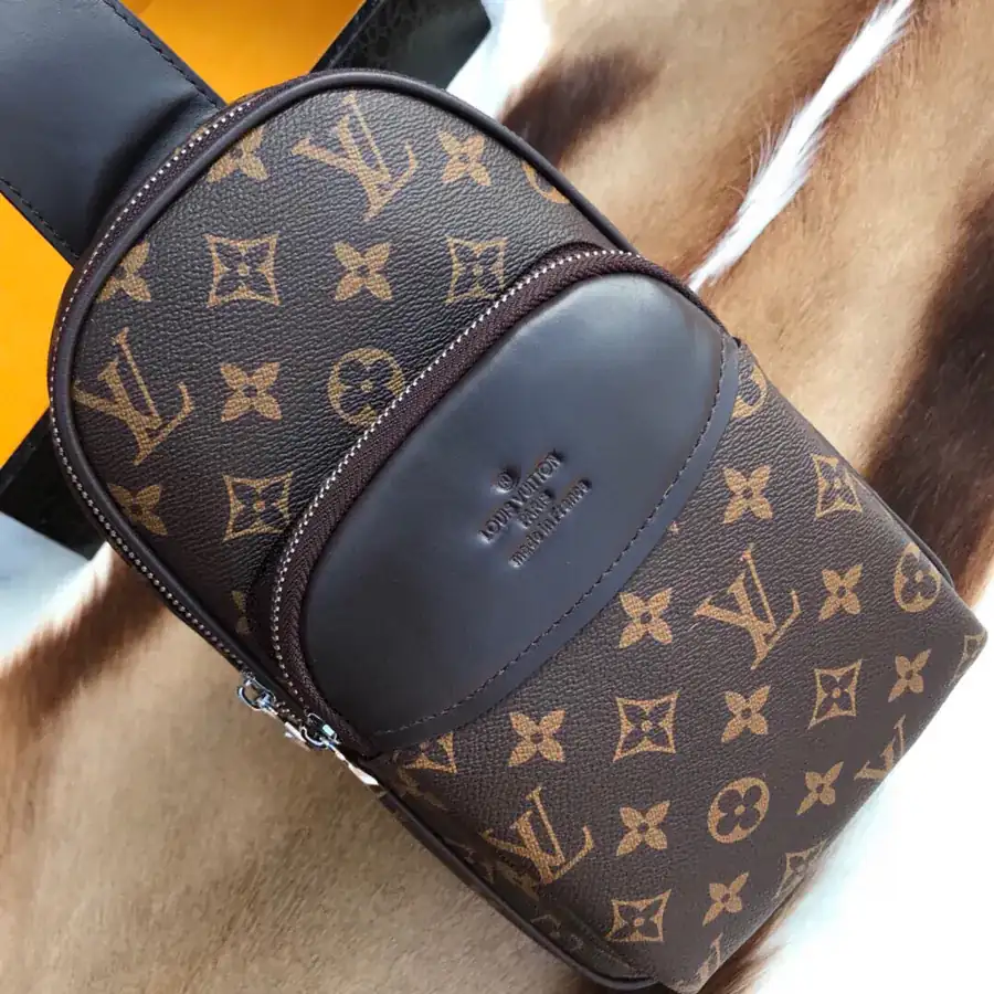 V Style Italian New Bucket Bag